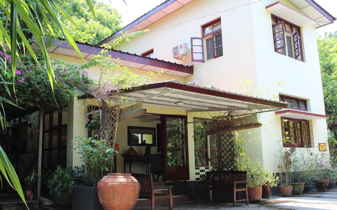 Alamanda Inn, Boutique Hotel And French Restaurant Rangun Zewnętrze zdjęcie