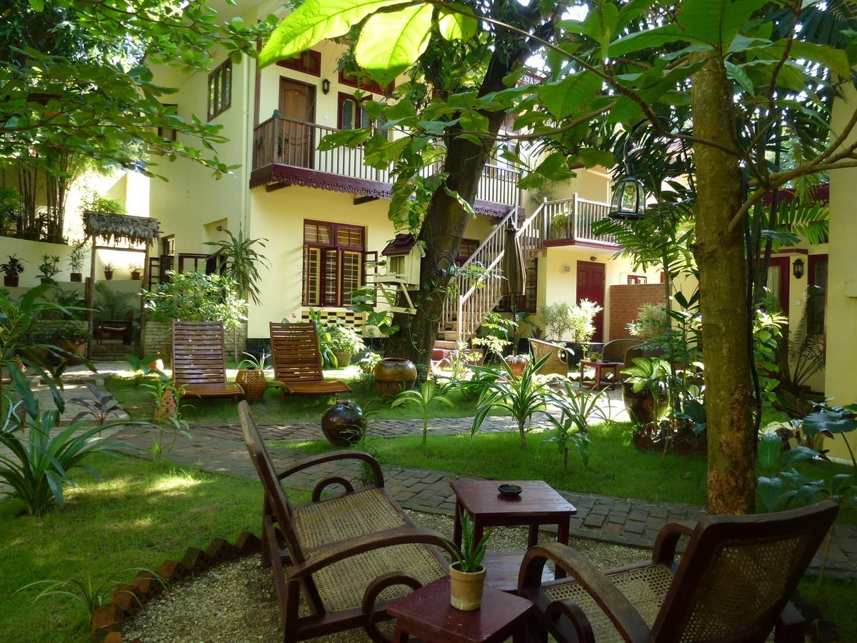 Alamanda Inn, Boutique Hotel And French Restaurant Rangun Zewnętrze zdjęcie