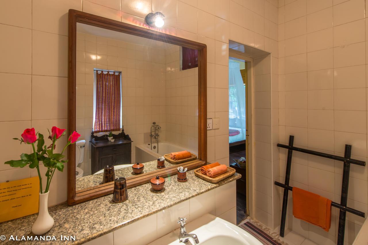 Alamanda Inn, Boutique Hotel And French Restaurant Rangun Zewnętrze zdjęcie
